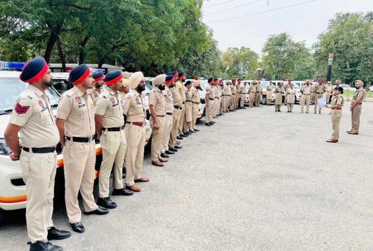 फरीदकोट पुलिस हुई और भी ‘हाई-टेक’: -एसएसपी डॉ. प्रज्ञा जैन ने 11 नई इमरजेंसी रिस्पॉन्स गाड़ियों को दिखाई हरी झंडी: