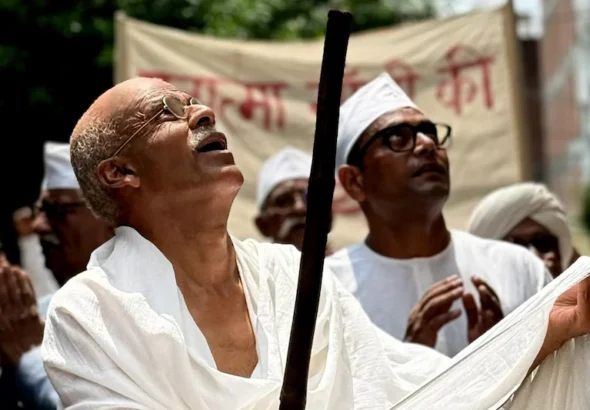 6a9d1ca9690a6-manoj-bajpayee-as-mahatma-dandhi-first-look-out-065619846-16x9