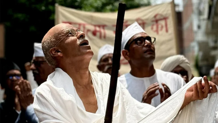 6a9d1ca9690a6-manoj-bajpayee-as-mahatma-dandhi-first-look-out-065619846-16x9