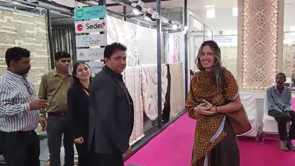 6ac75532b4cfa-bhadohi-carpet-expo-447-foreign-buyers-65-countries-500-crore-export-083249716-16x9