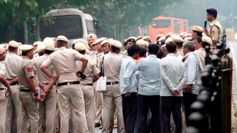 6ac9ee3476833-around-50-protesters-gathered-near-the-pti-building-in-the-new-delhi-area-and-pelted-stones-at-the-p-105011374-16x9