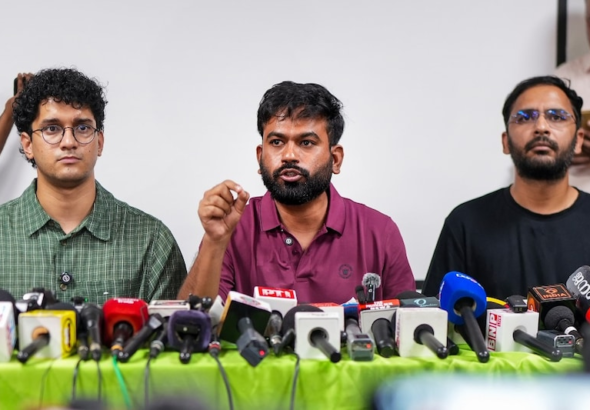 6acf1845db3f9-cjp--cockroach-janta-party--abhijeet-dipke--saurav-das--ashutosh-ranka-115848122-16x9