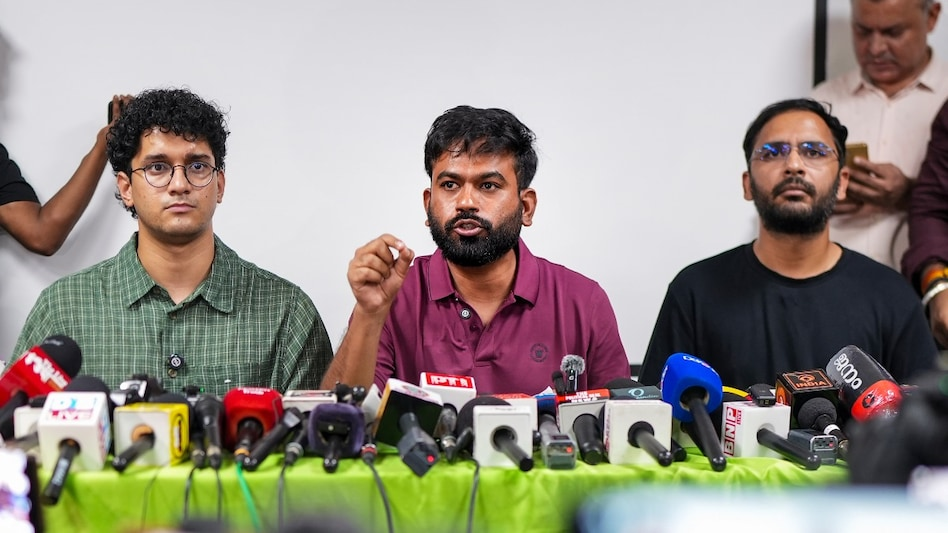 6acf1845db3f9-cjp--cockroach-janta-party--abhijeet-dipke--saurav-das--ashutosh-ranka-115848122-16x9