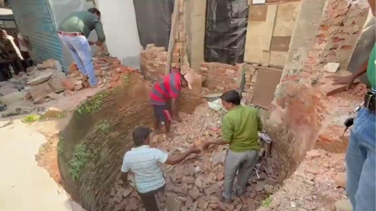 6adc6a92749bd-sambhal-ancient-well-restoration-begins-qr-codes-help-visitors-find-historic-sites-242137382-16x9 (2)