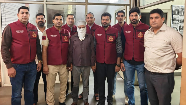 6adcbb17ea07d-delhi-crime-branch-240510915-16x9 (1)