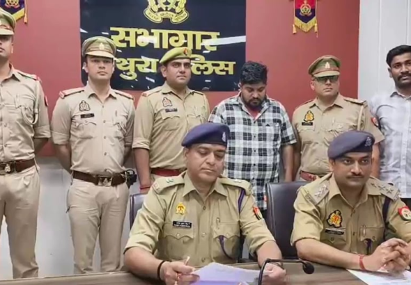 6adeb0394ba36-mathura-police-arrest-accused-lokendra-for-defrauding-hot-women-264319847-16x9 (1)