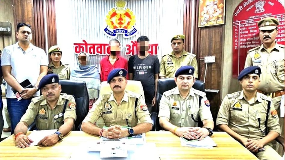 6adf2e0e2e09b-the-three-murder-suspects-in-auraiya-police-custody-photo--itg-26401368-16x9